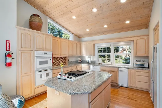 $1,959,000 | 1360 Canterbury Drive, Kings Beach, CA 96143