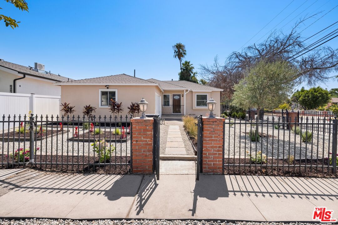 8485 Rincon Avenue Sun Valley, CA 91352 - Photo 2 of 12 Gallery Image 2