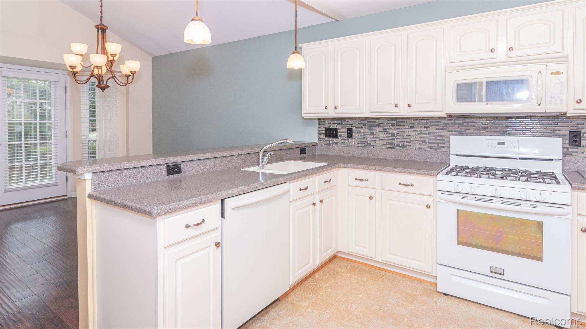 49105 Hawksburry Road, Unit 31 Canton, MI 48188 - Photo 22 of 56 Gallery Image 22