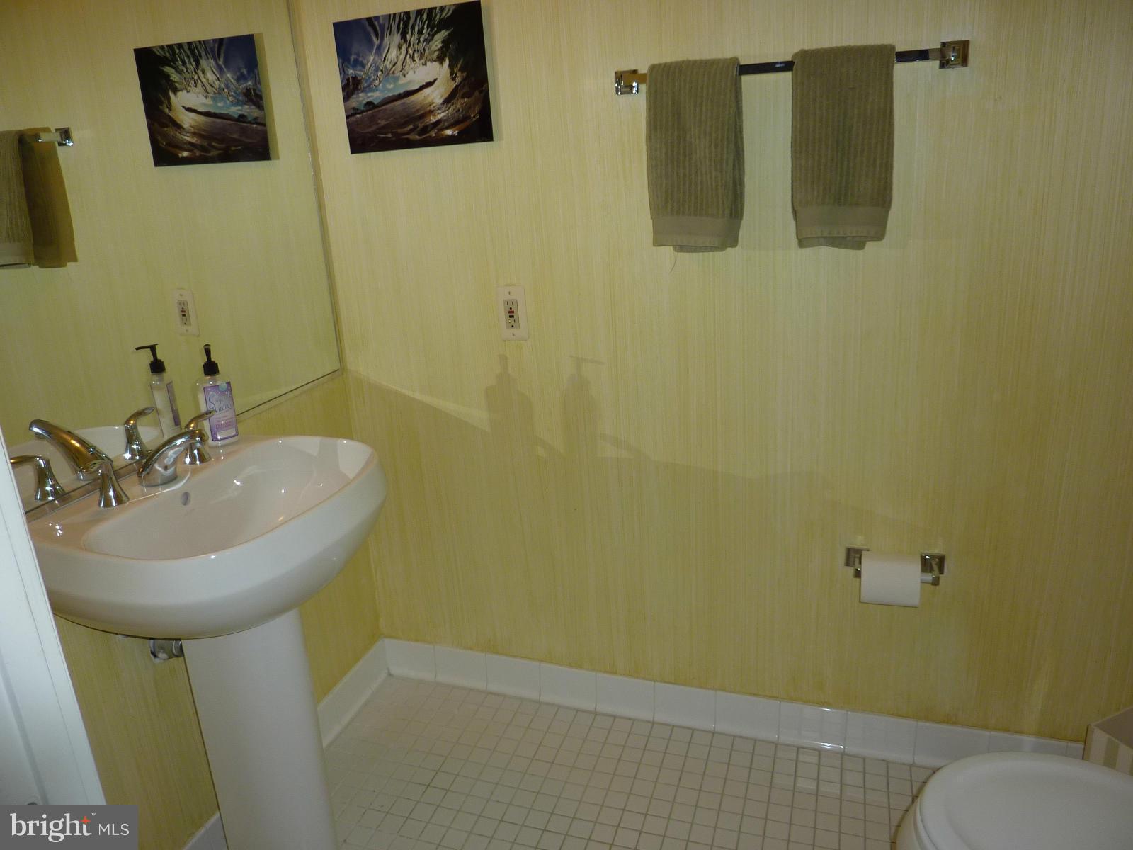 1225 13th Street Northwest, Unit 310 Washington, DC 20005 - Photo 17 of 25 Bath