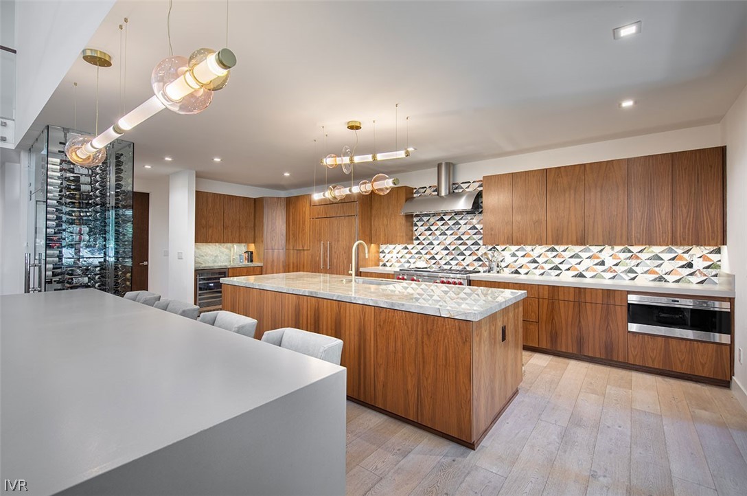 1069 Sawmill Road Incline Village, NV 89451 - Photo 5 of 16 Fully equipped chef’s kitchen with high-end applia