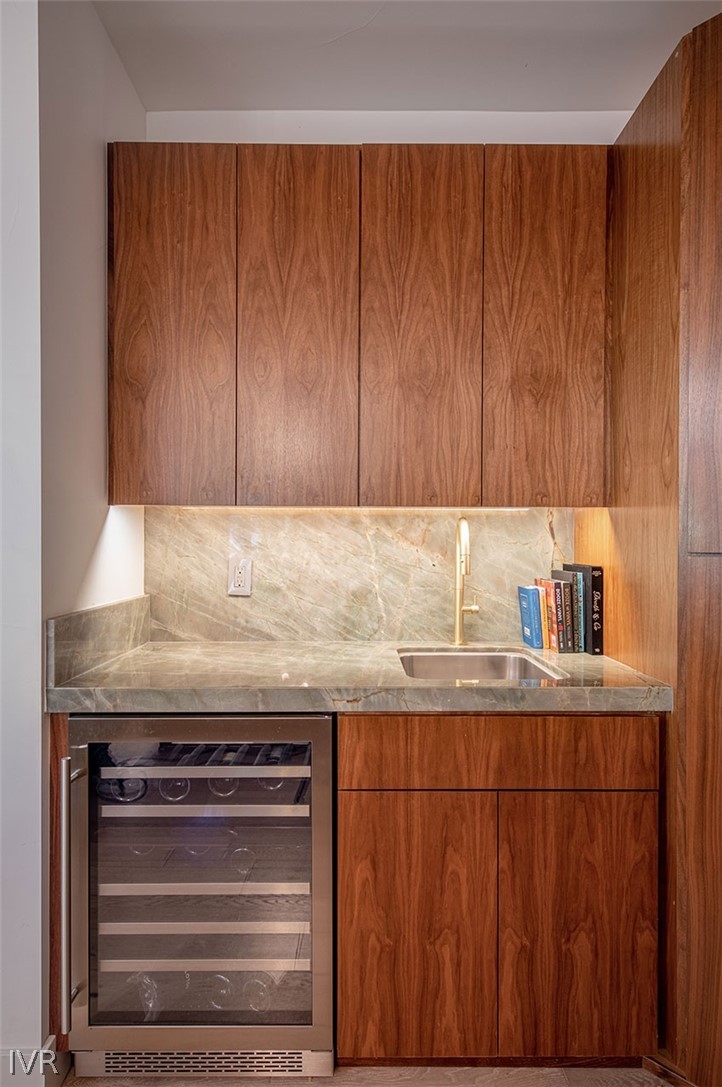 1069 Sawmill Road Incline Village, NV 89451 - Photo 8 of 16 Fully equipped chef’s kitchen with high-end applia