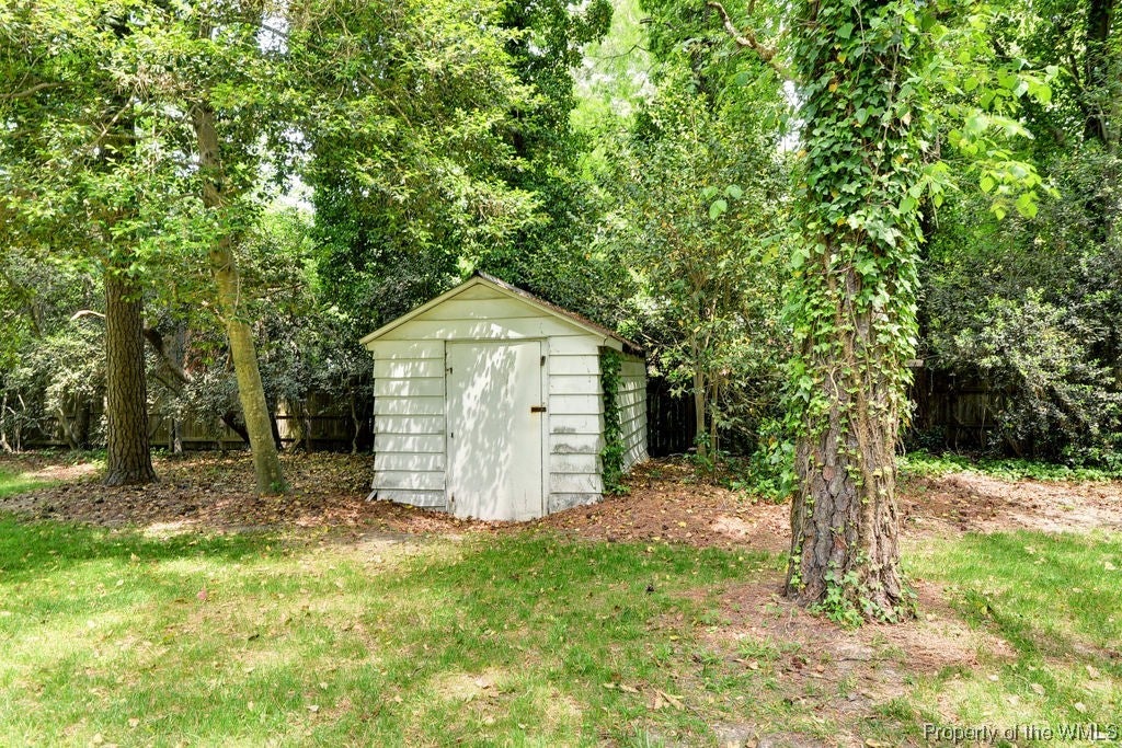 609 Piney Point Road Yorktown, VA 23692 - Photo 28 of 32 Gallery Image 28