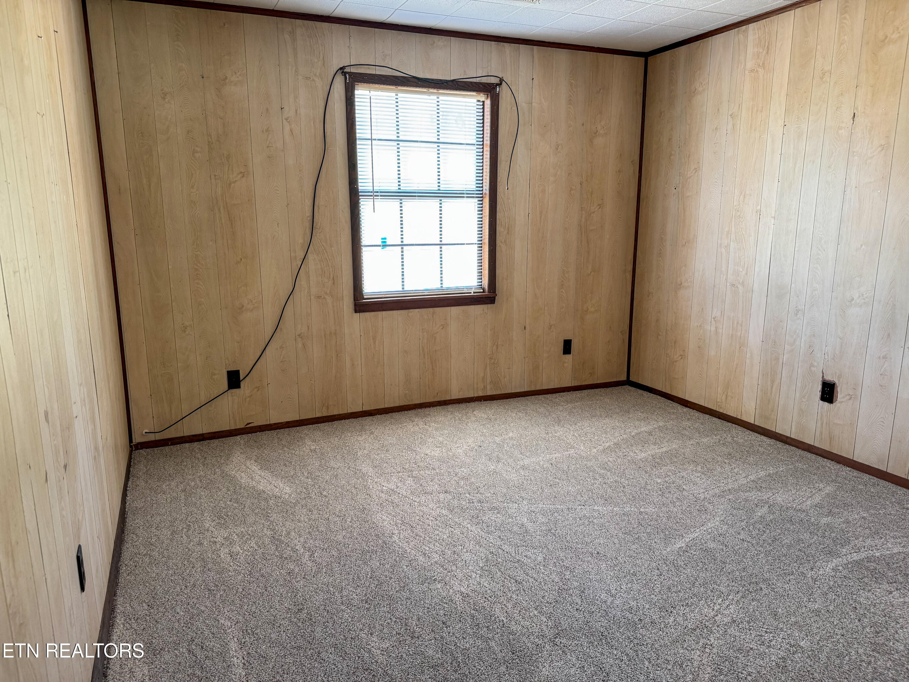 942 West 3rd Avenue Oneida, TN 37841 - Photo 21 of 32 IMG_8331