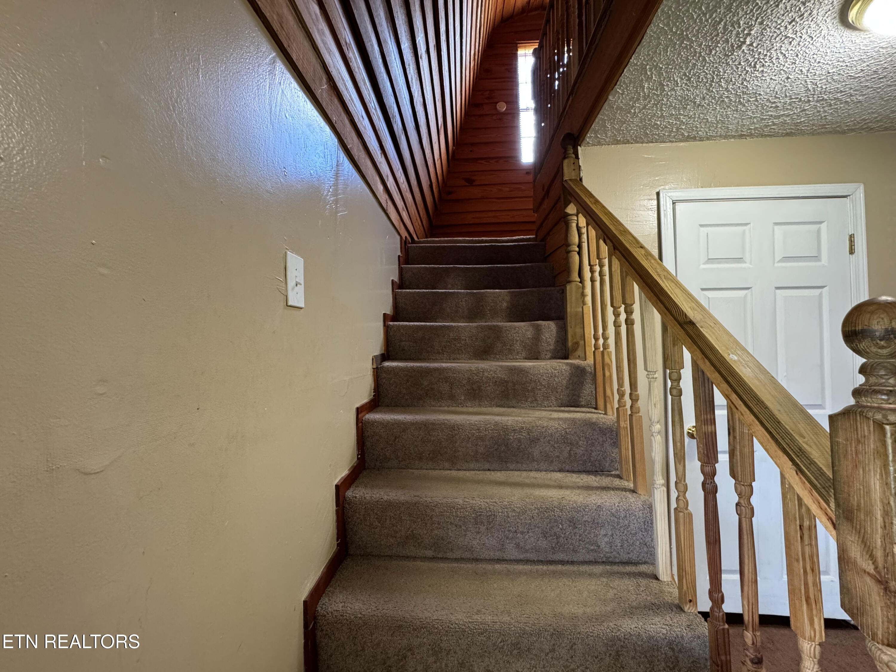 942 West 3rd Avenue Oneida, TN 37841 - Photo 23 of 32 IMG_8343