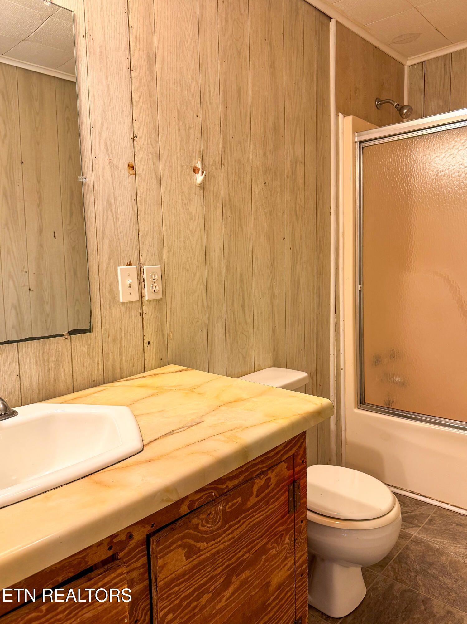 942 West 3rd Avenue Oneida, TN 37841 - Photo 26 of 32 IMG_8352