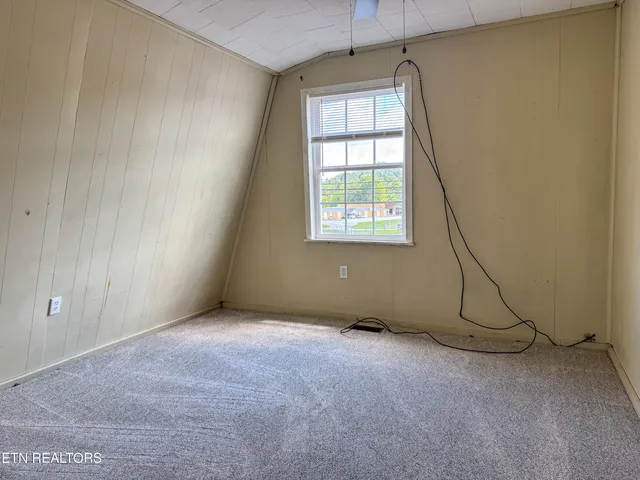 $218,000 | 942 West 3rd Avenue, Oneida, TN 37841