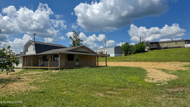 $218,000 | 942 West 3rd Avenue, Oneida, TN 37841