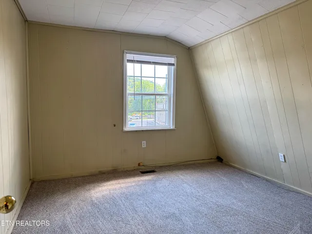 $218,000 | 942 West 3rd Avenue, Oneida, TN 37841