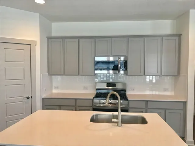 $2,500 | 8212 City Top Boulevard, Austin, TX 78724