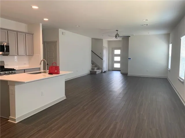 $2,500 | 8212 City Top Boulevard, Austin, TX 78724