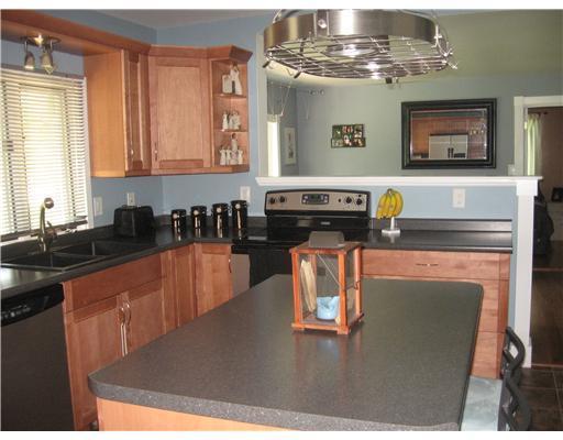 75 Ocean Park Road Saco, ME 04072 - Photo 2 of 11 Kitchen.
