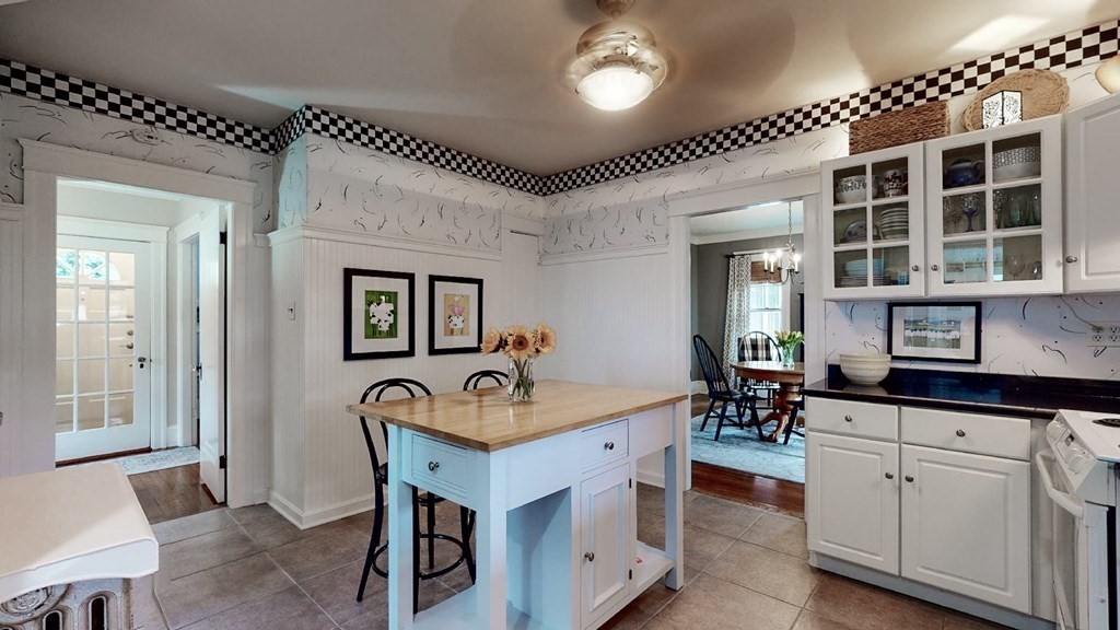 5 Havelock Road Worcester, MA 01602 - Photo 3 of 41