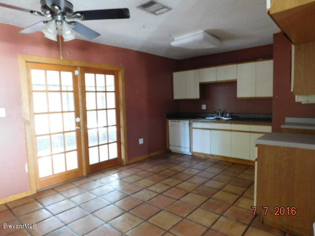 7005 Cairo Road Cocoa, FL 32927 - Photo 4 of 10 132