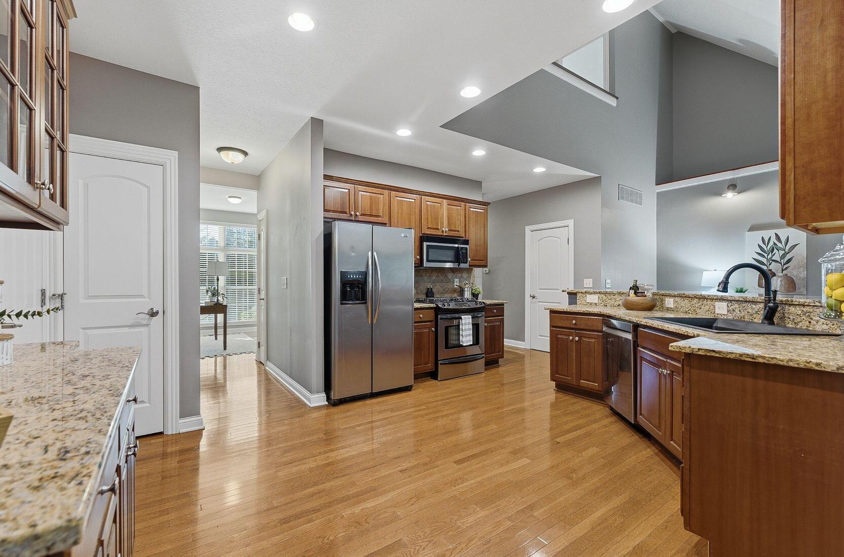 18 Murphys View Powell, OH 43065 - Photo 17 of 51 Kitchen