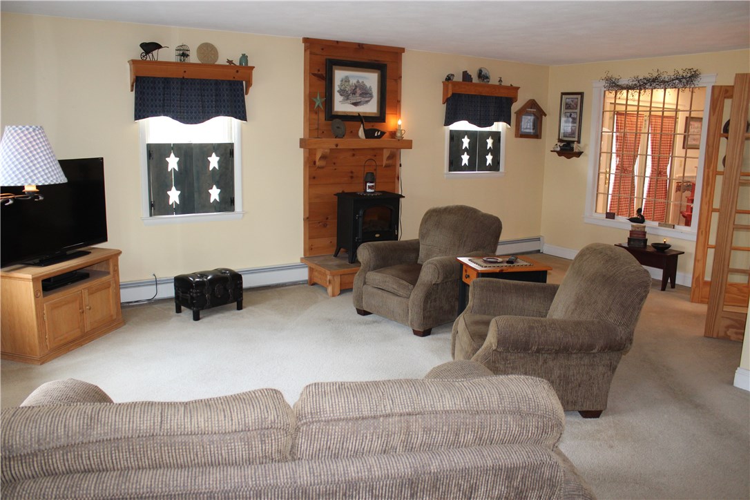 1454 Hill Farm Road Coventry, RI 02816 - Photo 13 of 40 LIVING ROOM
