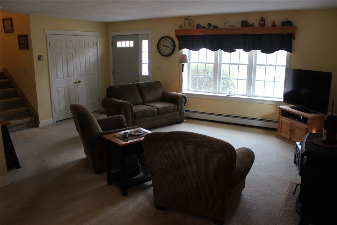 1454 Hill Farm Road Coventry, RI 02816 - Photo 14 of 40 LIVING ROOM