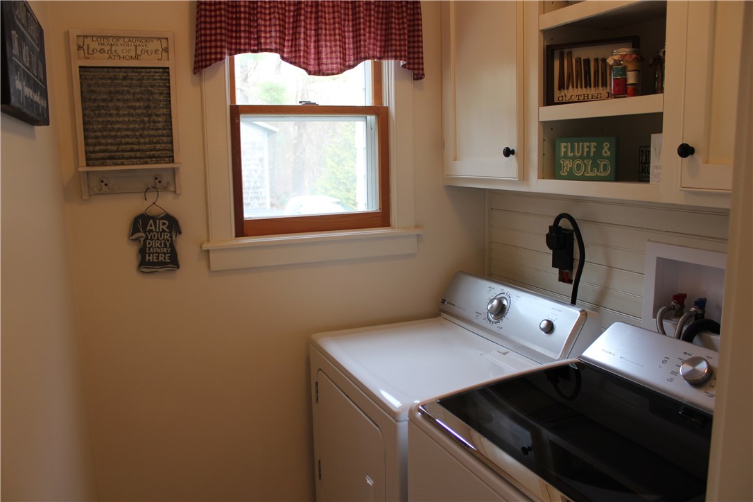 1454 Hill Farm Road Coventry, RI 02816 - Photo 23 of 40 LAUNDRY