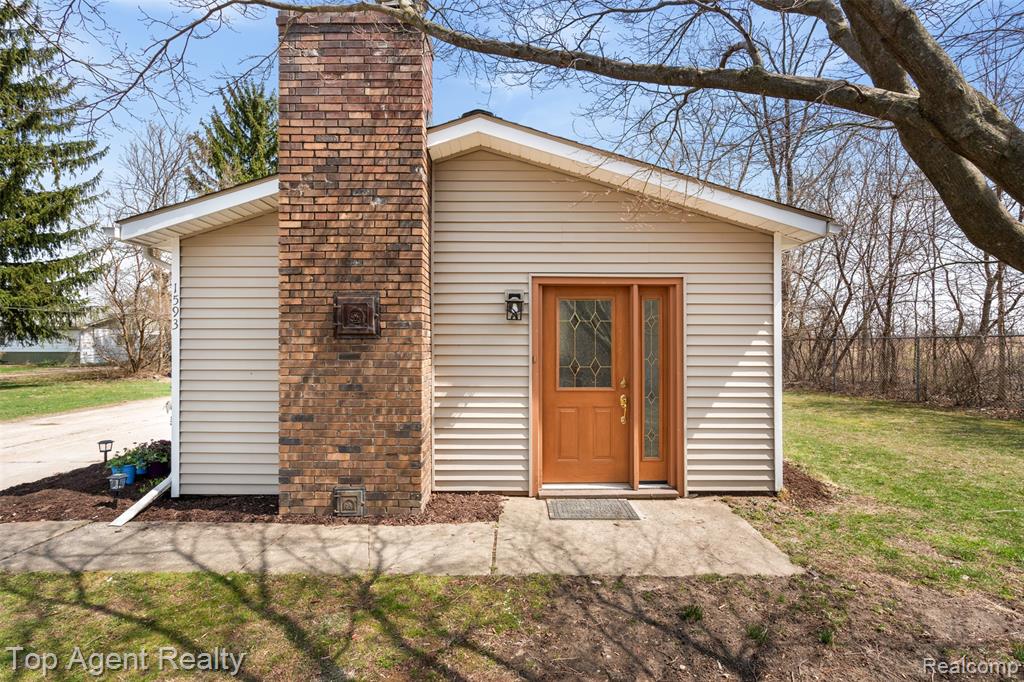 1593 Parke Street Rochester Hills, MI 48307 - Photo 6 of 34