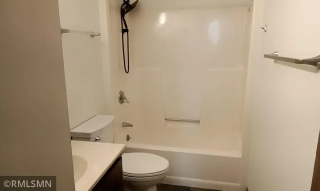 $1,950 | 2323 West Territorial Road, St. Paul, MN 55114