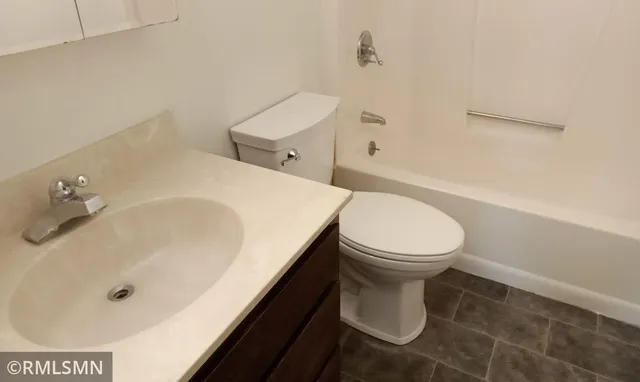 $1,950 | 2323 West Territorial Road, St. Paul, MN 55114