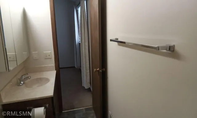 $1,950 | 2323 West Territorial Road, St. Paul, MN 55114