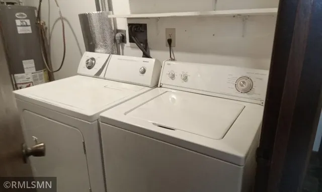 $1,950 | 2323 West Territorial Road, St. Paul, MN 55114