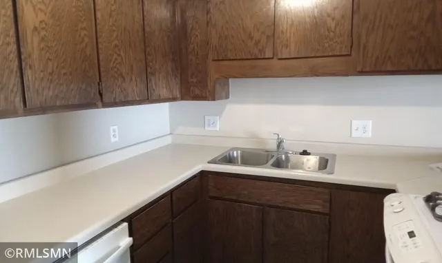 $1,950 | 2323 West Territorial Road, St. Paul, MN 55114