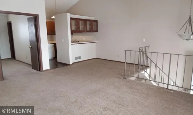 $1,950 | 2323 West Territorial Road, St. Paul, MN 55114