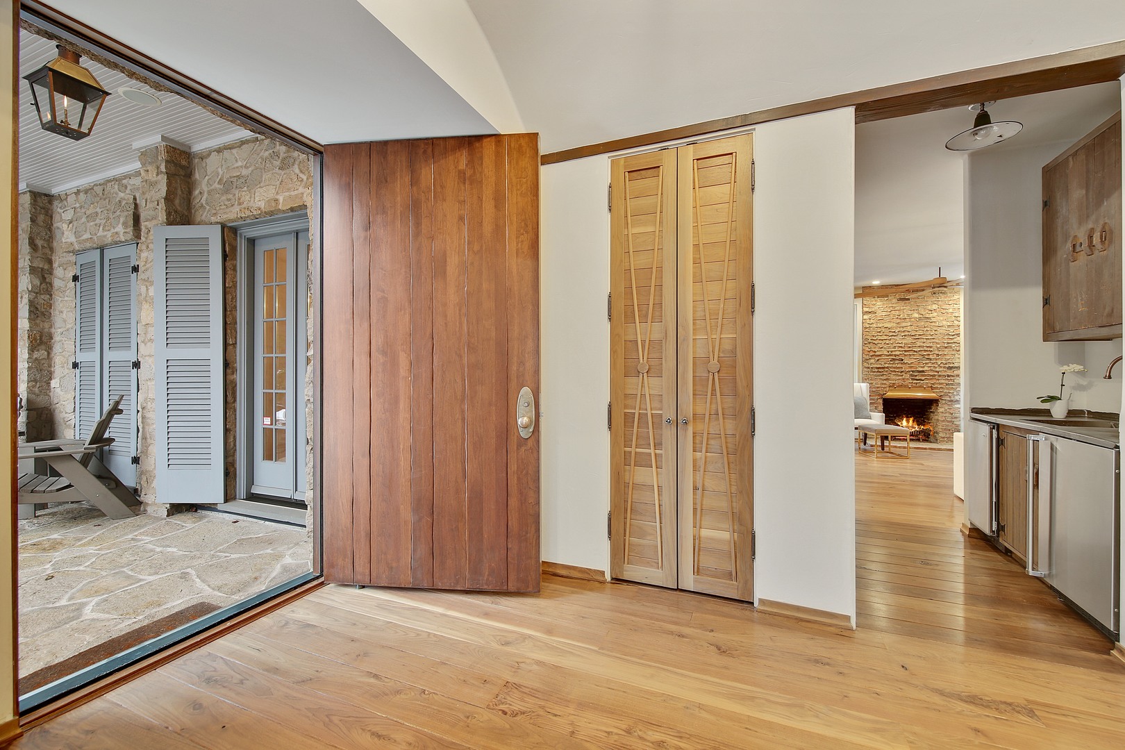 210 North Bruner Street Hinsdale, IL 60521 - Photo 2 of 40