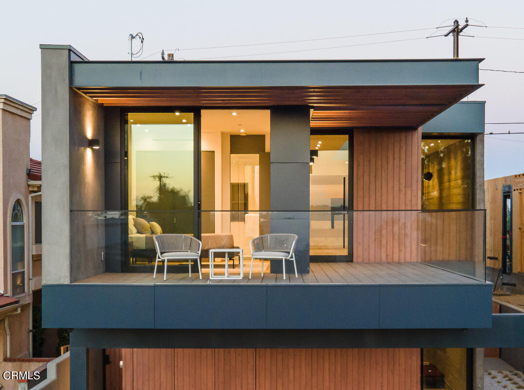 1746 Hanscom Drive South Pasadena, CA 91030 - Photo 12 of 58 a room with furniture and large window