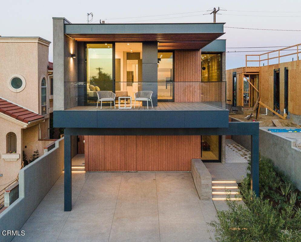 1746 Hanscom Drive South Pasadena, CA 91030 - Photo 13 of 58 a living room with furniture
