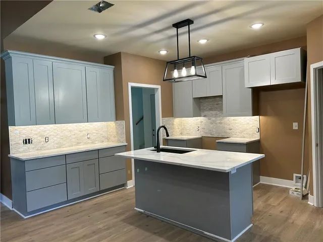 $439,000 | 920 North 14th Street, Leavenworth, KS 66048