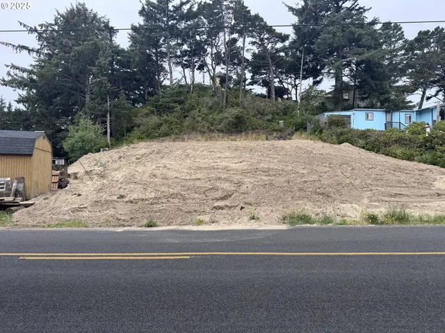 a view of backyard space