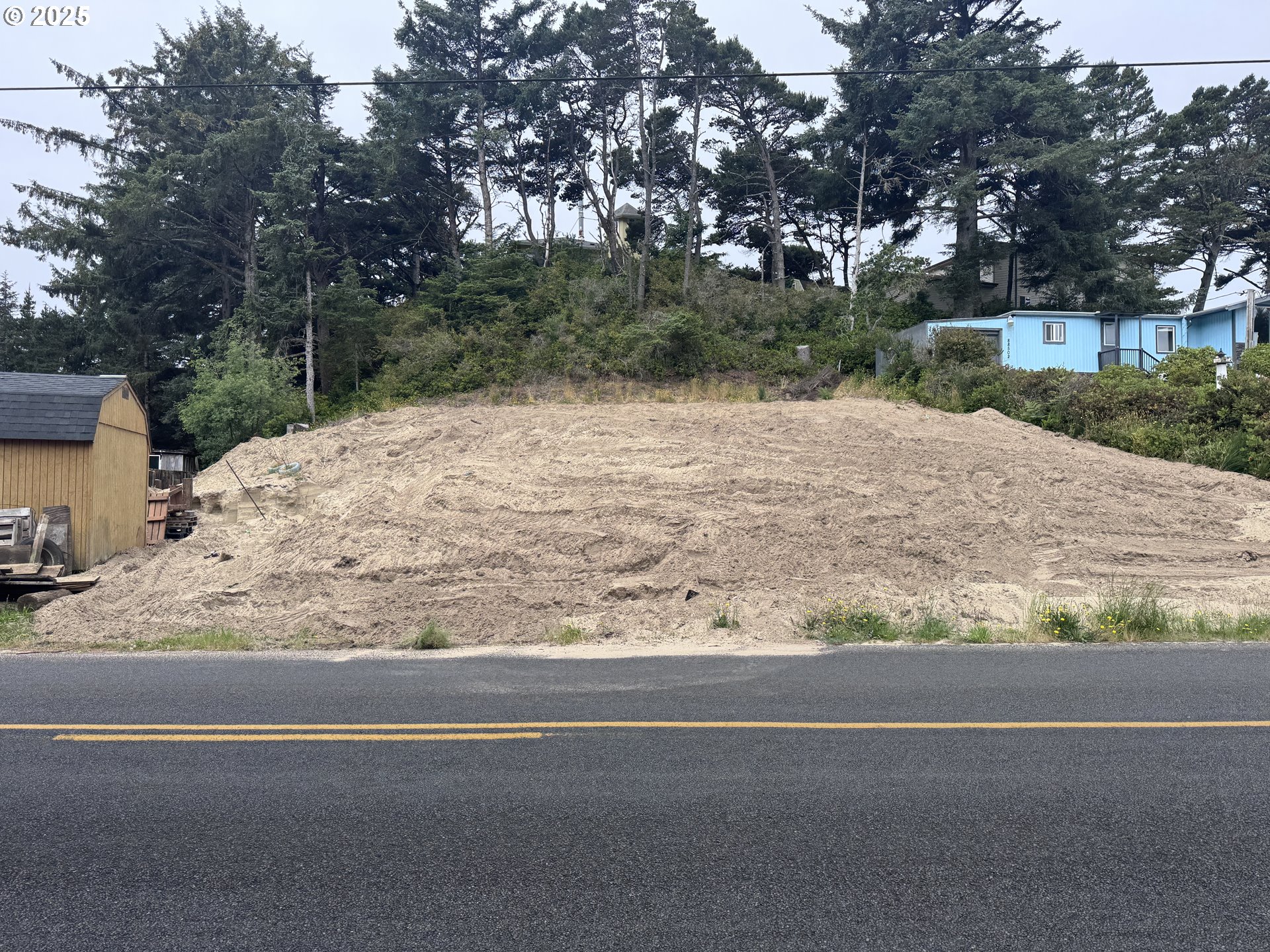 a view of backyard space