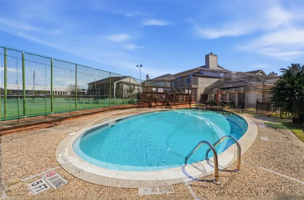 $115,000 | 3919 Fairmont Parkway, Unit 227, Pasadena, TX 77504