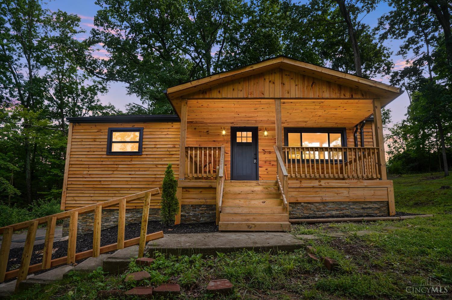 5622 Reemelin Road Cincinnati, OH 45248 - Photo 1 of 51