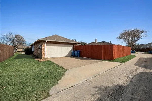 $2,350 | 7214 Aberdeen Drive, Rowlett, TX 75089