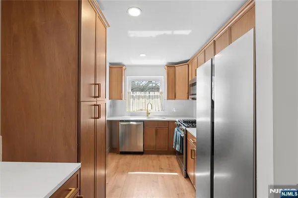 $299,000 | 25 Jefferson Street, Unit 4E, Hackensack, NJ 07601