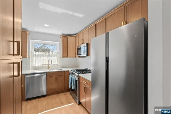 $299,000 | 25 Jefferson Street, Unit 4E, Hackensack, NJ 07601