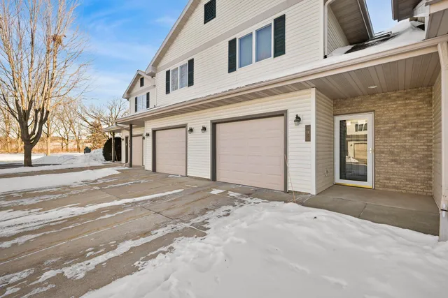 $325,000 | 638 Enterprise Drive, Verona, WI 53593