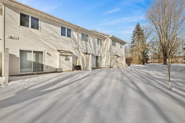 $325,000 | 638 Enterprise Drive, Verona, WI 53593