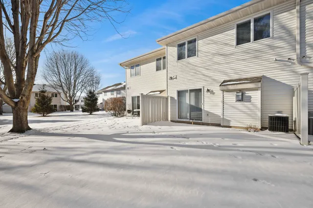 $325,000 | 638 Enterprise Drive, Verona, WI 53593
