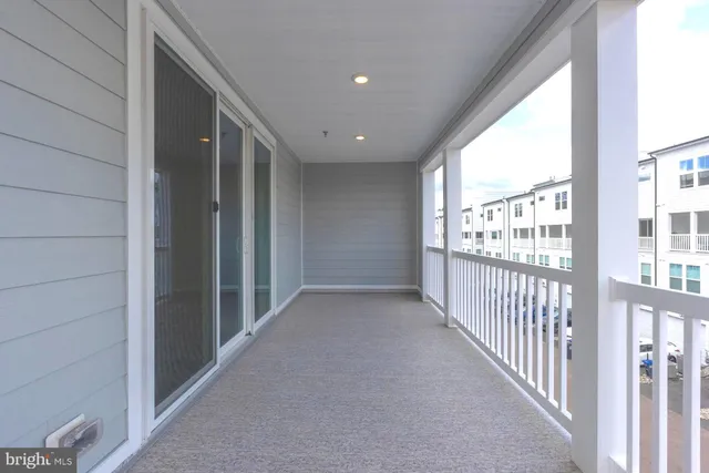 a view of terrace with sky view