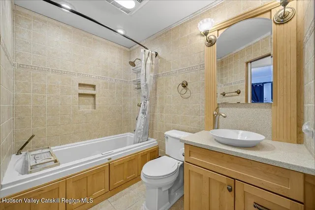 $1,149,000 | 68 Tall Oaks Drive, Kingston, NY 12401