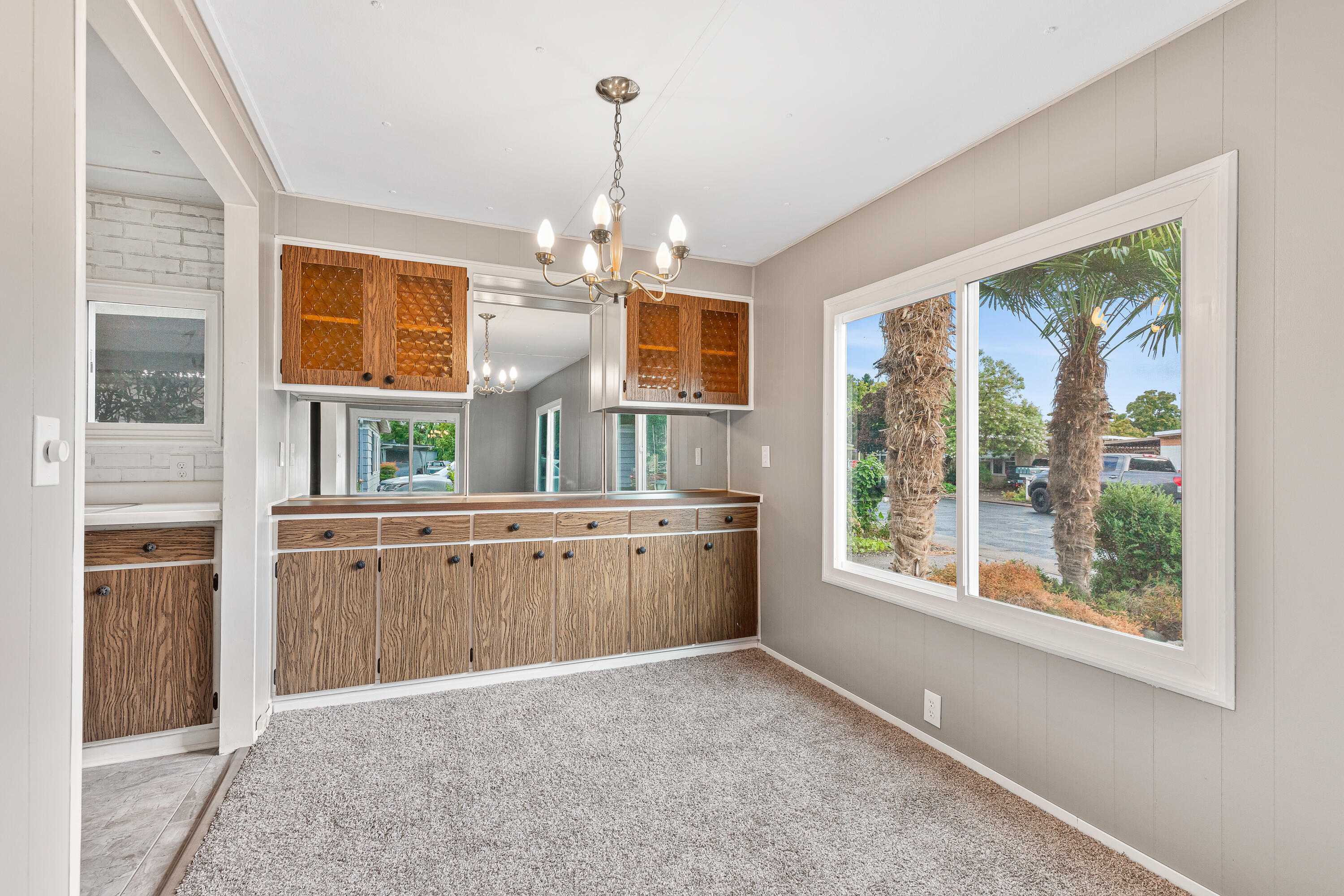 2252 Table Rock Road, Unit 3 Medford, OR 97501 - Photo 6 of 21 9R9A4461