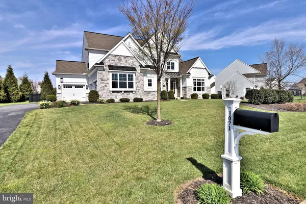 $835,000 | 1071 Valley Crossing Drive, Lititz, PA 17543