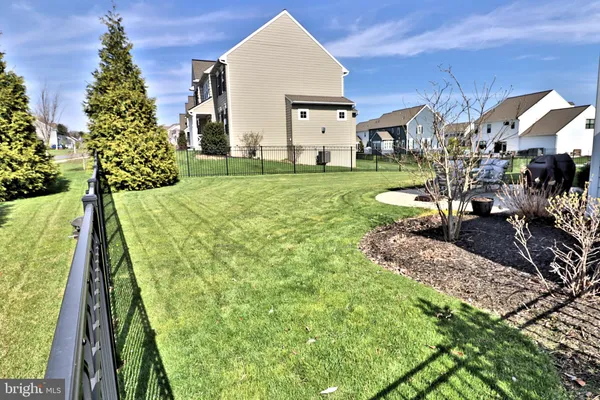 $835,000 | 1071 Valley Crossing Drive, Lititz, PA 17543