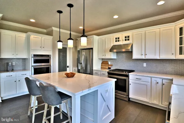 $835,000 | 1071 Valley Crossing Drive, Lititz, PA 17543