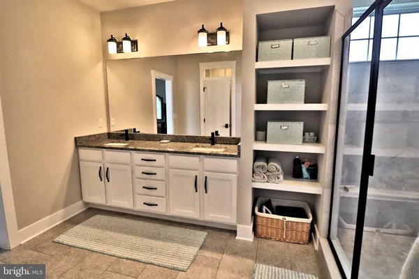 $835,000 | 1071 Valley Crossing Drive, Lititz, PA 17543